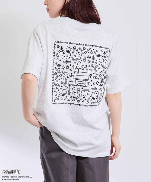 Mac-House(マックハウス)の「【PEANUTS/ TOY STORY / TOM & JERRY】キャラクター 線画 ワンポイント刺繍 バックデザイン クルーネック 半袖Tシャツ(Tシャツ/カットソー・メンズ・ブルーグリーン/オフホワイト/スミクロ/オートミール・S/M/L/XL)」の3枚目の写真