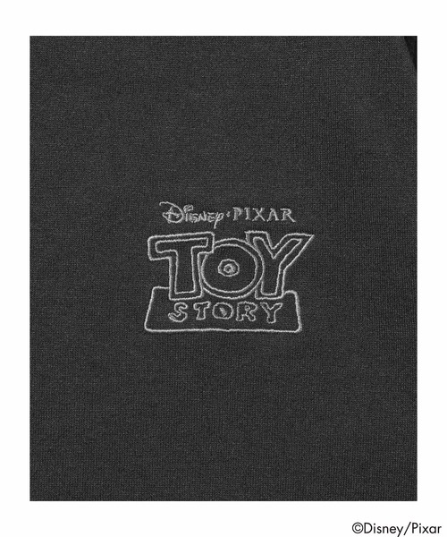 Mac-House(マックハウス)の「【PEANUTS/ TOY STORY / TOM & JERRY】キャラクター 線画 ワンポイント刺繍 バックデザイン クルーネック 半袖Tシャツ(Tシャツ/カットソー・メンズ・ブルーグリーン/オフホワイト/スミクロ/オートミール・S/M/L/XL)」の16枚目の写真