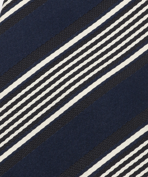 EDIFICE（エディフィス）の「PB サテンストライプタイ（ネクタイ・メンズ・ネイビー/スカイブルー・FREE）」の4枚目の写真