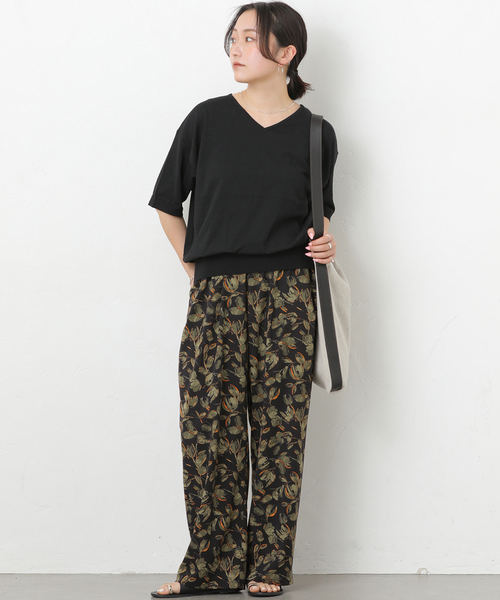 JOURNAL STANDARD relume(ジャーナルスタンダード レリューム)の「リーフパターンリラックスパンツ(その他パンツ・レディース・ブラック/ブラウン・FREE)」の3枚目の写真