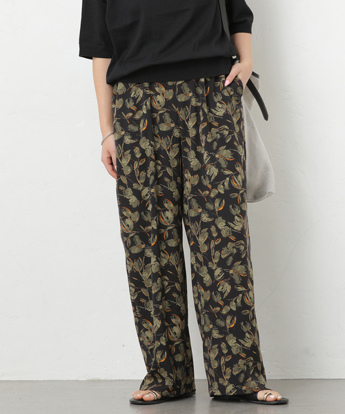 JOURNAL STANDARD relume(ジャーナルスタンダード レリューム)の「リーフパターンリラックスパンツ(その他パンツ・レディース・ブラック/ブラウン・FREE)」の7枚目の写真
