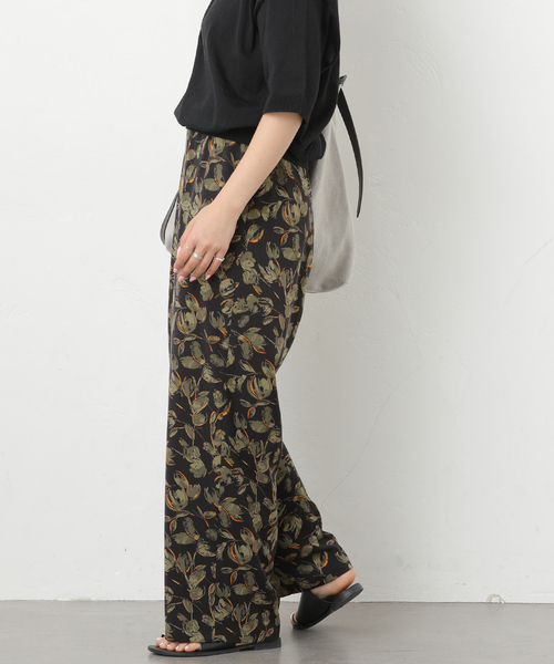 JOURNAL STANDARD relume(ジャーナルスタンダード レリューム)の「リーフパターンリラックスパンツ(その他パンツ・レディース・ブラック/ブラウン・FREE)」の9枚目の写真