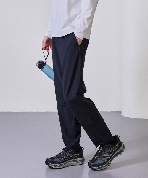 BASIC HOUSE(ベーシックハウス)の「スーパー ストレッチ スパン バンディング ストレート パンツ_ブラック(スウェットパンツ・メンズ・ブラック・28inch/30inch/32inch/34inch/36inch)」の3枚目の写真