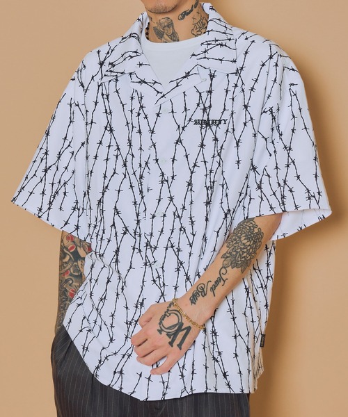 Subciety(サブサエティ)の「Barbed wire shirt(シャツ/ブラウス・メンズ・ブラック×レッド/ブラック/ホワイト・X-LARGE/LARGE/MEDIUM/SMALL)」の2枚目の写真