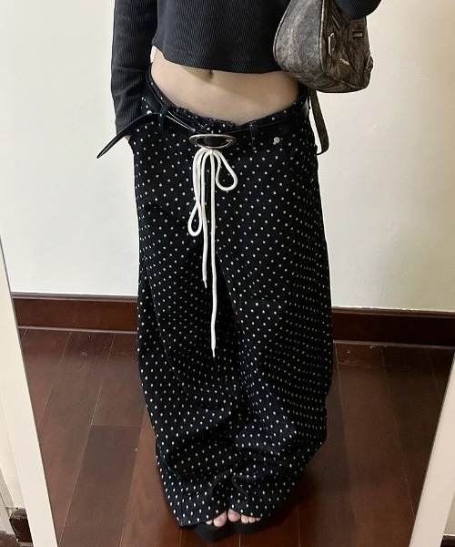 Teem Store(チームストア)の「ドット柄ウエストレースアップワイドデニムパンツ(デニムパンツ・レディース・ブラック・M/S)」の12枚目の写真