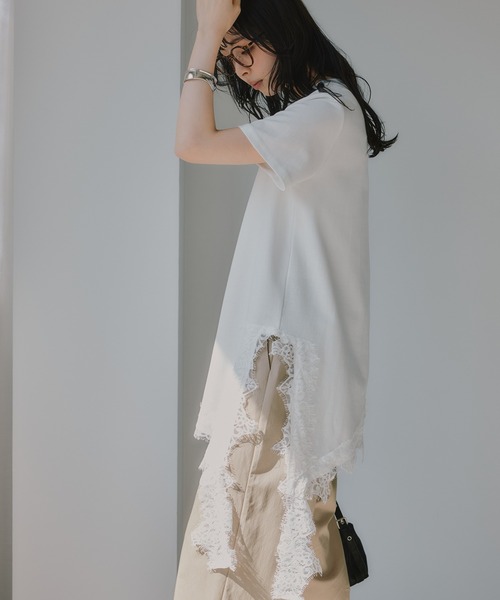 210nouve(トゥージュヌーブ)の「裾 レース ドッキング アシンメトリー Tシャツ(Tシャツ/カットソー・レディース・ブラック/ホワイト・FREE)」の1枚目の写真