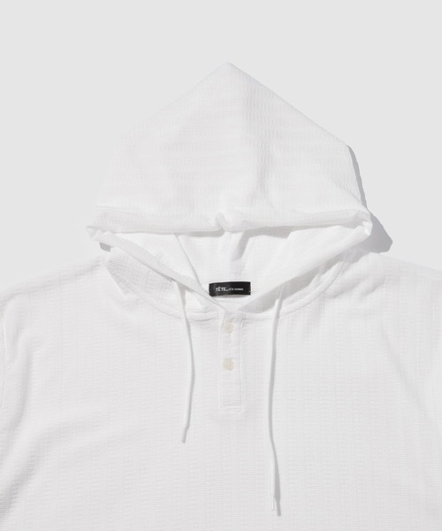 Mac-House(マックハウス)の「リラックスシルエットカプリフーディ(パーカー・メンズ・ホワイト/ブラック・M/L/XL)」の8枚目の写真