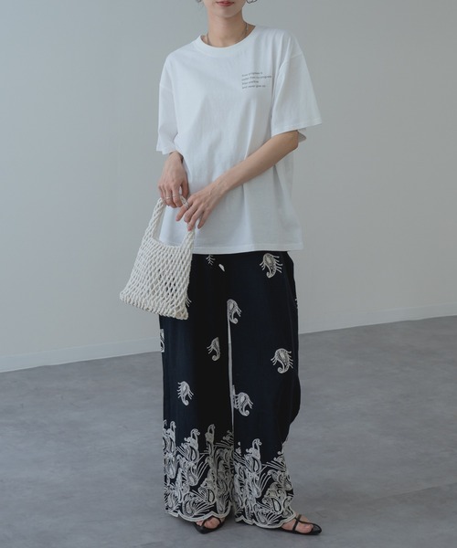 refinedworks(リファインドワークス)の「【refinedworks】ロゴ が目を惹く大人の 半袖 Tシャツ(Tシャツ/カットソー・レディース・ネイビー/ホワイト/ブラウン・FREE)」の7枚目の写真