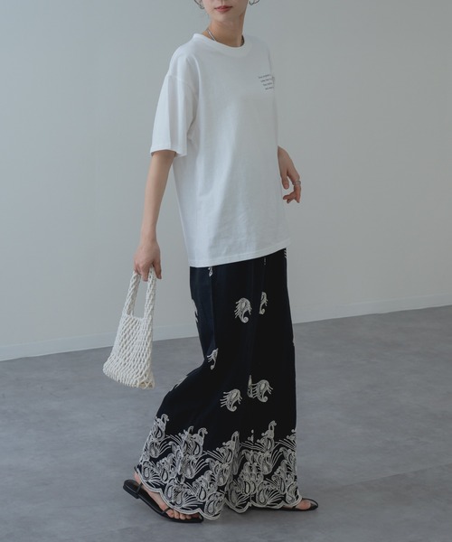 refinedworks(リファインドワークス)の「【refinedworks】ロゴ が目を惹く大人の 半袖 Tシャツ(Tシャツ/カットソー・レディース・ネイビー/ホワイト/ブラウン・FREE)」の17枚目の写真