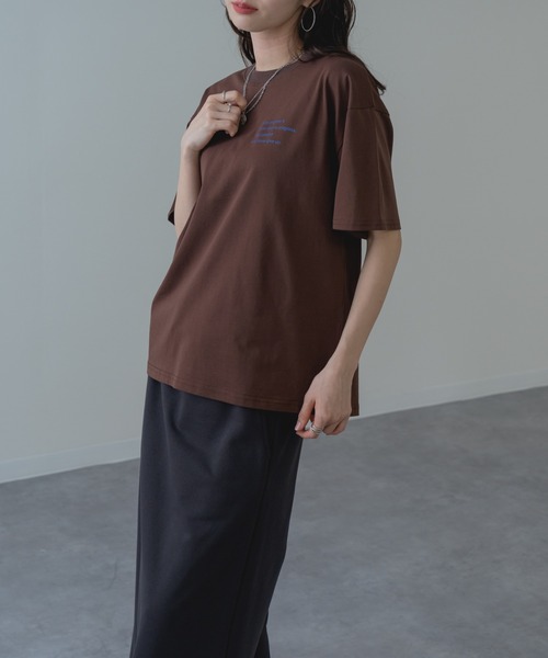 refinedworks(リファインドワークス)の「【refinedworks】ロゴ が目を惹く大人の 半袖 Tシャツ(Tシャツ/カットソー・レディース・ネイビー/ホワイト/ブラウン・FREE)」の10枚目の写真