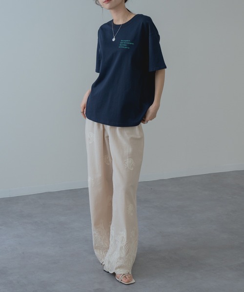 refinedworks(リファインドワークス)の「【refinedworks】ロゴ が目を惹く大人の 半袖 Tシャツ(Tシャツ/カットソー・レディース・ネイビー/ホワイト/ブラウン・FREE)」の15枚目の写真