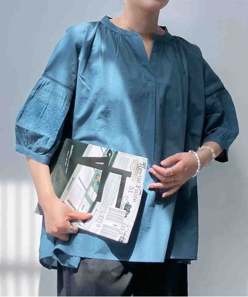 AS KNOW AS plus(アズノゥアズプラス)の「〇インドコットン 袖刺繍スキッパー半袖ブラウス(シャツ/ブラウス・レディース・ダークブルー/ブラック/オフホワイト・FREE)」の3枚目の写真