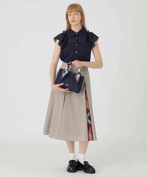 BLUE LABEL CRESTBRIDGE(ブルーレーベルクレストブリッジ)の「スカーフスクエアミニトート(ショルダーバッグ・レディース・ブラック/ネイビー・FREE)」の8枚目の写真