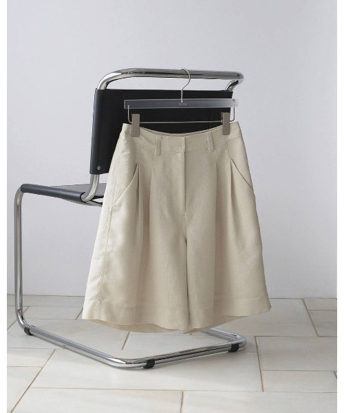 anuke（アンヌーク）の「Tuck Half Pants 62610716（その他パンツ・メンズ・オフホワイト/ネイビー・38/36）」の15枚目の写真