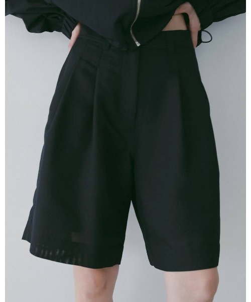 anuke（アンヌーク）の「Tuck Half Pants 62610716（その他パンツ・メンズ・オフホワイト/ネイビー・38/36）」の10枚目の写真