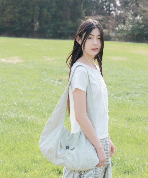 セール】FLORAL REVERSIBLE HOBO BAG, LIGHT KHAKI（ショルダーバッグ 