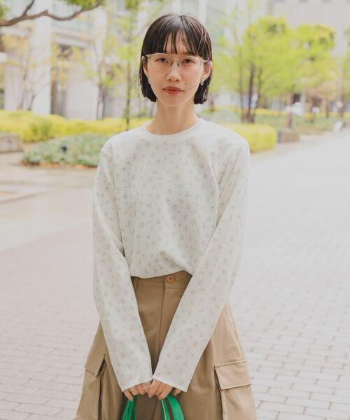 URBAN RESEARCH DOORS（アーバンリサーチドアーズ）の「『スタッフ企画』小花柄サーマルロングTシャツ（Tシャツ/カットソー・レディース・グレー/オフホワイト・FREE）」の4枚目の写真