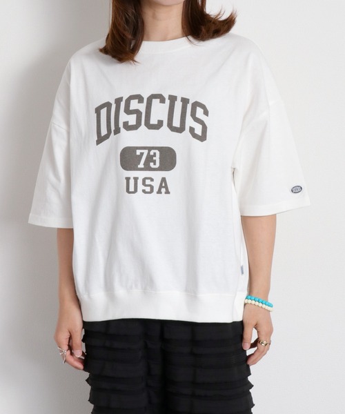 DISCUS ATHLETIC(ディスカス アスレチック)の「【DISCUS ATHLETIC】DISCUSカレッジロゴ / ルーズシルエット ショートスリーブTee(Tシャツ/カットソー・レディース・ブルー/オフホワイト/レッド・M)」の10枚目の写真