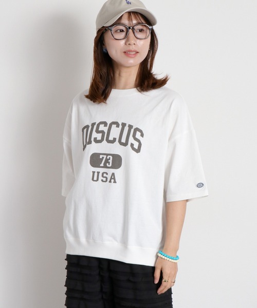 DISCUS ATHLETIC(ディスカス アスレチック)の「【DISCUS ATHLETIC】DISCUSカレッジロゴ / ルーズシルエット ショートスリーブTee(Tシャツ/カットソー・レディース・ブルー/オフホワイト/レッド・M)」の15枚目の写真