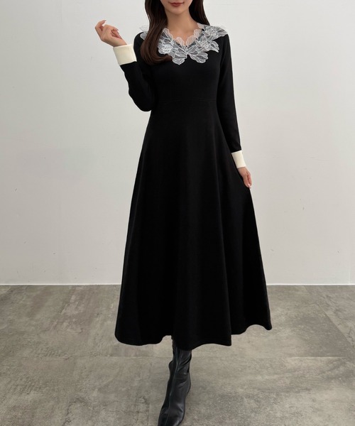 CENEA(セネア)の「レースモチーフフレアニットワンピース(ワンピース・レディース・チャコール/ブラック/モカ・MEDIUM/LARGE)」の1枚目の写真