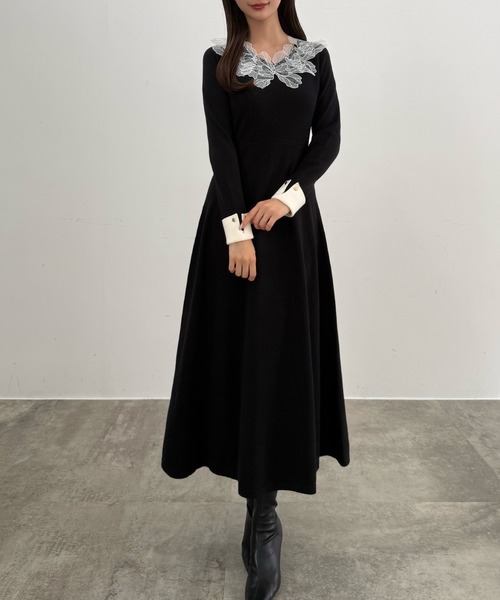 CENEA(セネア)の「レースモチーフフレアニットワンピース(ワンピース・レディース・チャコール/ブラック/モカ・MEDIUM/LARGE)」の4枚目の写真