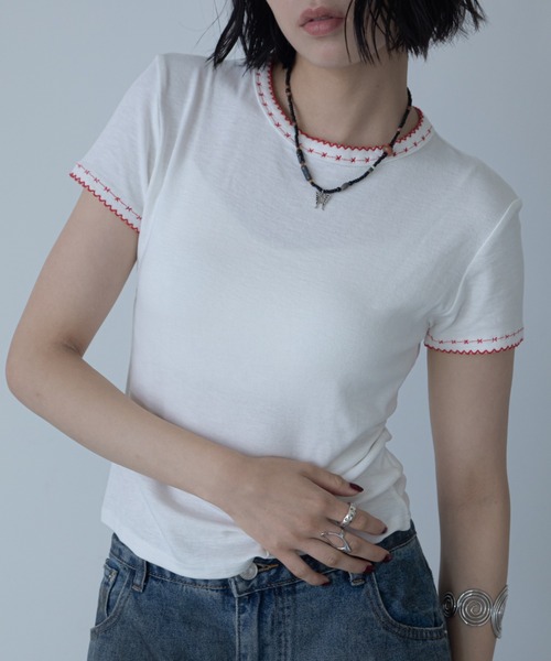 VACANCY(ヴァカンシー)の「ウェーブステッチ配色シンプルTシャツ(Tシャツ/カットソー・レディース・ホワイト/ブラック/グリーン・FREE)」の1枚目の写真