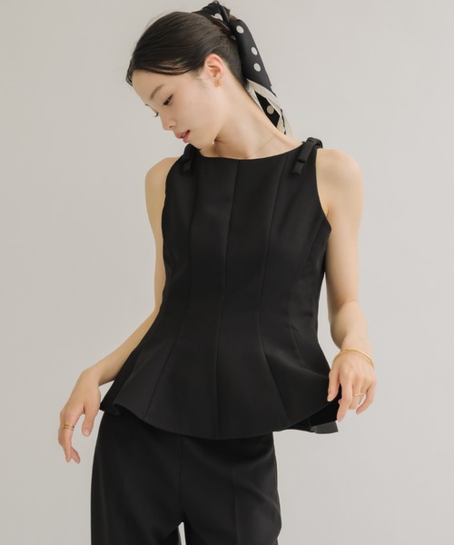 NEUNA（ヌナ）の「【着るだけで"美”シルエット◎】ショルダーリボンペプラムトップス（Tシャツ/カットソー・レディース・ブラック/グレー/アイボリー・FREE）」の6枚目の写真