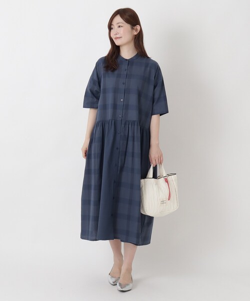 one'sterrace(ワンズテラス)の「JOUET ジョエット チャーム付プリーツミニトート(トートバッグ・レディース・ピンク系9/アイボリー系8/ブラック系8・99)」の8枚目の写真