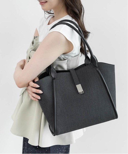 RANDA(ランダ)の「ポーチ付きパイピングデザイントートバッグ(トートバッグ・レディース・アイボリー/ブラウン系その他/ブラック・L)」の8枚目の写真
