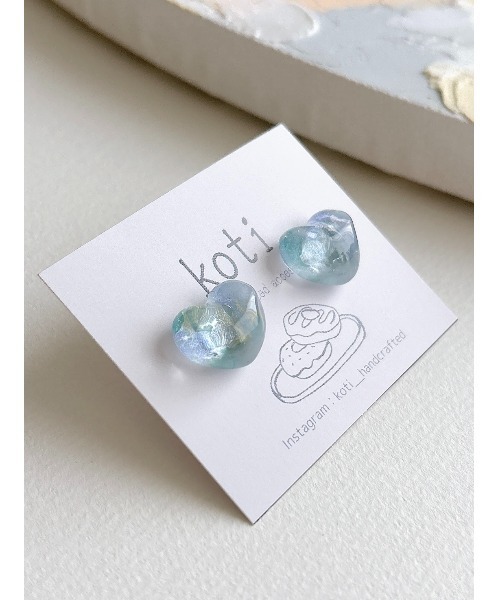 tone(トーン)の「【koti】Sulo aurora heart ピアス(MA)(ピアス(両耳用)・レディース・グリーン系1/ホワイト系1/ブルー系1/ピンク系1/ブルー系2・FREE)」の10枚目の写真