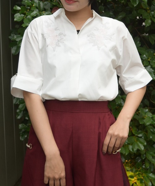 フラワー刺繍スキッパーシャツ（シャツ/ブラウス）｜axes femme