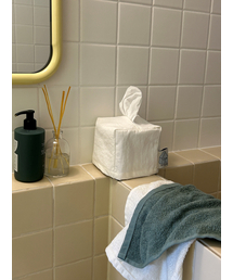CLAM（クラム）の「ティッシュカバー _ ホワイト (Sサイズ)（バス/トイレグッズ）」