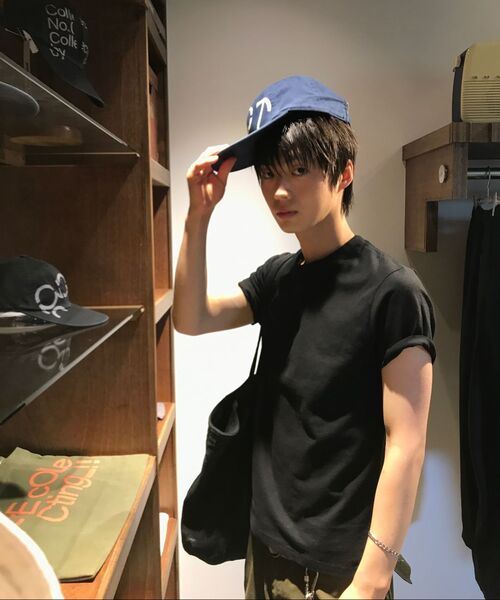 LEIRE(ルアール)の「90年代ヴィンテージフィットウォッシュドTシャツ (9色)(Tシャツ/カットソー・メンズ・ブラック/レッド/Cobalt/ライム/ブルー/イエロー/ライトグレー/ホワイト/チャコールグレー・MEDIUM/LARGE/X-LARGE/XX-LARGE)」の22枚目の写真