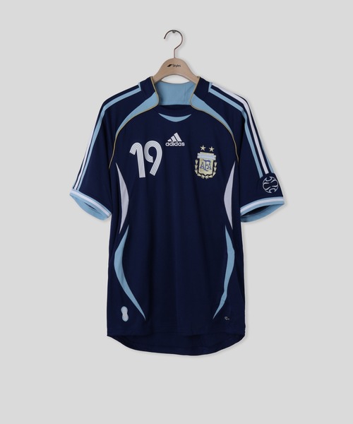 adidas Originals(アディダスオリジナルス)の「adidas WC Argentina National Team Away Jersey Messi JN3709(Tシャツ/カットソー・メンズ・ネイビー・L/M/S)」の1枚目の写真