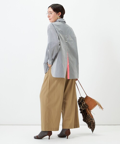 Rie Miller（リエミラー）の「ウォッシャブルフリルカラーセンターベント（シャツ/ブラウス・レディース・ホワイト系その他4/キナリ/ライトブルー・38）」の11枚目の写真