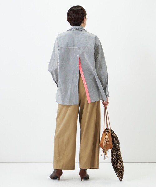 Rie Miller（リエミラー）の「ウォッシャブルフリルカラーセンターベント（シャツ/ブラウス・レディース・ホワイト系その他4/キナリ/ライトブルー・38）」の12枚目の写真