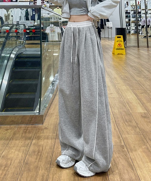 Miniministore(ミニミニストア)の「配色ラインスウェットパンツ ワイドパンツ(スウェットパンツ・レディース・ブラック/ネイビー/グレー・FREE)」の1枚目の写真