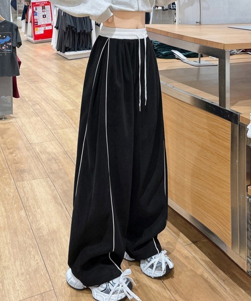 Miniministore(ミニミニストア)の「配色ラインスウェットパンツ ワイドパンツ(スウェットパンツ・レディース・ブラック/ネイビー/グレー・FREE)」の2枚目の写真