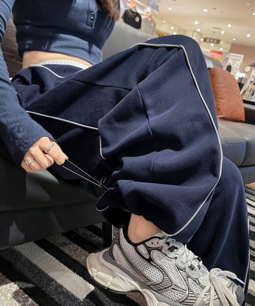 Miniministore(ミニミニストア)の「配色ラインスウェットパンツ ワイドパンツ(スウェットパンツ・レディース・ブラック/ネイビー/グレー・FREE)」の13枚目の写真
