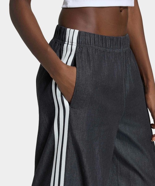 adidas(アディダス)の「アディダス オリジナルス サマーグロー デニム ワイド レッグ パンツ / アディダスオリジナルス adidas Originals(その他パンツ・レディース・ブラック・XX-LARGE/3XL/LARGE/MEDIUM/SMALL/X-LARGE/X-SMALL)」の4枚目の写真