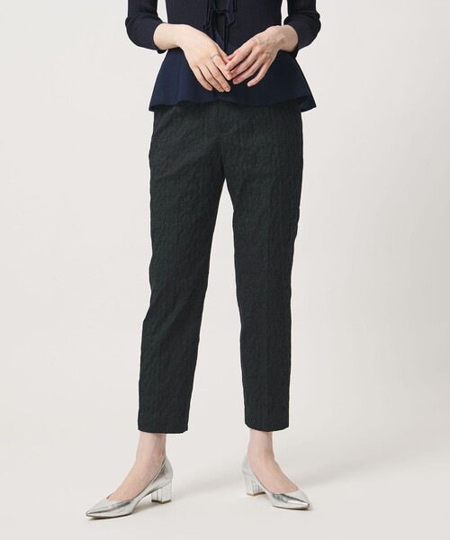 UNITED ARROWS(ユナイテッドアローズ)の「フクレ ジャガード スリムパンツ ‐ストレッチ ウォッシャブル‐(スラックス・レディース・ホワイト/ブラック/ネイビー・38/40/36)」の4枚目の写真