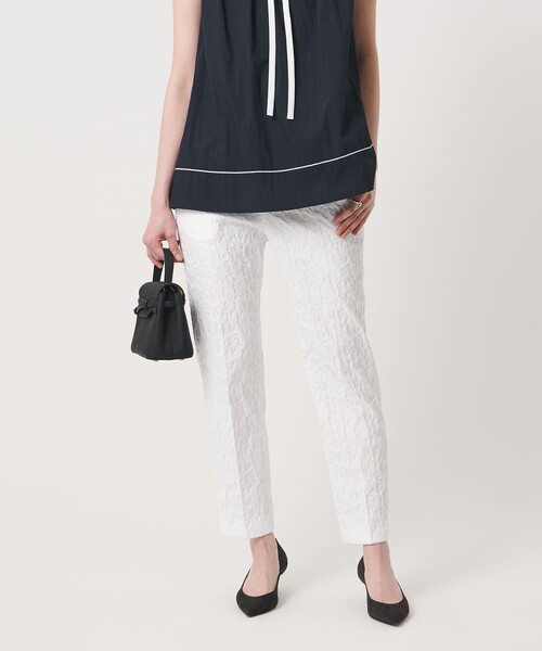 UNITED ARROWS(ユナイテッドアローズ)の「フクレ ジャガード スリムパンツ ‐ストレッチ ウォッシャブル‐(スラックス・レディース・ホワイト/ブラック/ネイビー・38/40/36)」の6枚目の写真