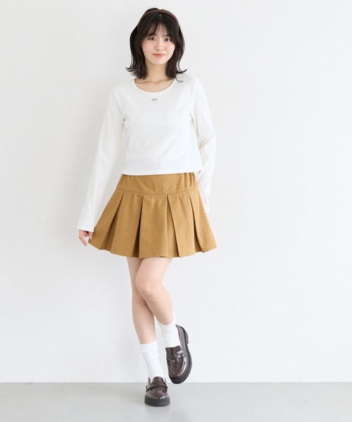 coca（coca）（コカ）の「ユース　ベルトタックミニスカート（スカート・レディース・ベージュ/カーキ・S/M/L）」の3枚目の写真