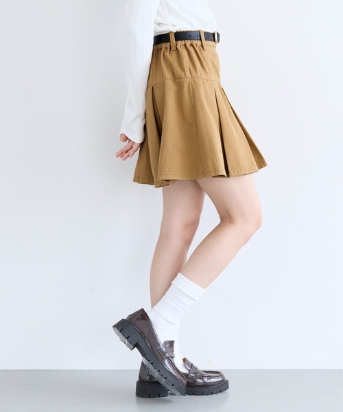 coca（coca）（コカ）の「ユース　ベルトタックミニスカート（スカート・レディース・ベージュ/カーキ・S/M/L）」の4枚目の写真