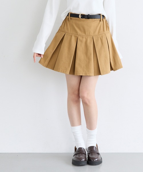 coca（coca）（コカ）の「ユース　ベルトタックミニスカート（スカート・レディース・ベージュ/カーキ・S/M/L）」の6枚目の写真