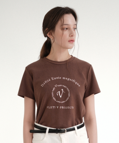 VLETI(ブレッティ)の「Main Logo Needlework T-shirt (Cocoa)(Tシャツ/カットソー・レディース・ブラウン・FREE)」の2枚目の写真
