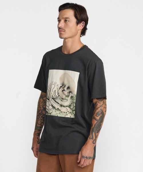 RVCA(ルーカ)の「RVCA メンズ SLEEPY SKELETON SS Tシャツ 【2026年秋冬モデル】/ルーカ半袖T(Tシャツ/カットソー・メンズ・ブラック系その他/バーガンディー・MEDIUM/LARGE/X-LARGE)」の5枚目の写真