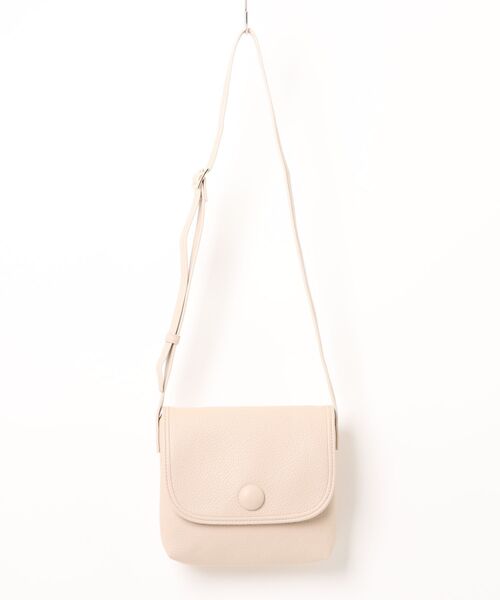 SALON de RUBAN（サロンドルヴァン）の「【SALON de RUBAN / サロン ド ルヴァン】 くるみボタン フラップショルダーバッグ（ショルダーバッグ・レディース・ピンク/グリーン/アイボリー/ブラック/ブラウン・FREE）」の2枚目の写真