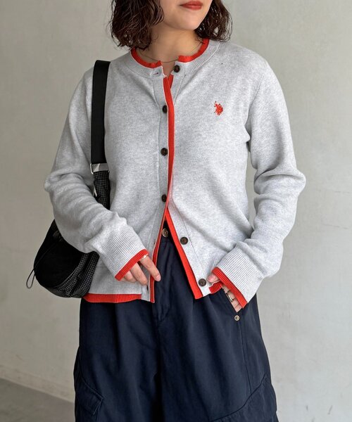 U.S. POLO ASSN.(ユーエスポロアッスン)の「フェイクレイヤードクルーカーディガン(カーディガン/ボレロ・レディース・アイボリー/チャコールグレー/グレー/ブラウン/レッド系その他・FREE)」の4枚目の写真