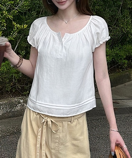 LEMOA（レモア）の「ギャザーネックフリル袖半袖ブラウス（シャツ/ブラウス・レディース・ホワイト・X-LARGE/LARGE/MEDIUM）」の3枚目の写真